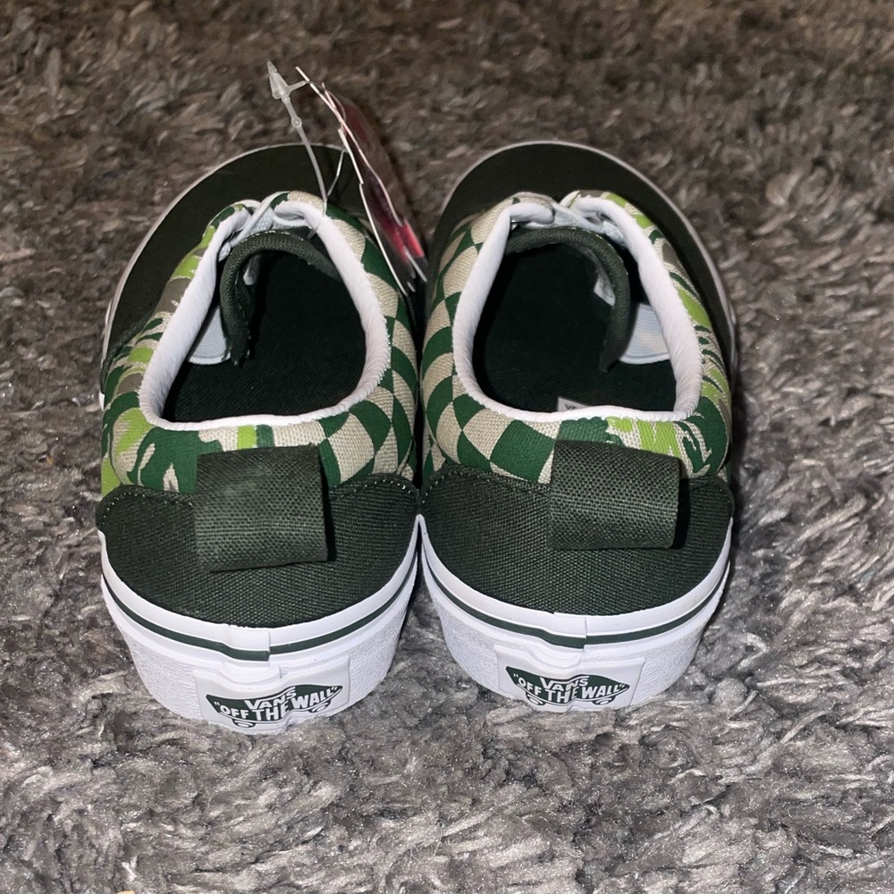 Kids Vans - Picture 2 of 5